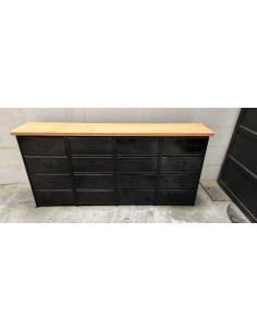 Meuble industriel seize clapets métal noir dessus hêtre massif