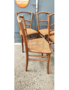 Série de quatre chaises...
