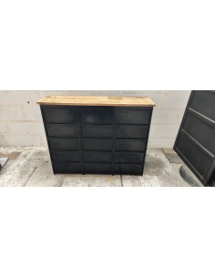 Ancien meuble industriel à quinze clapets