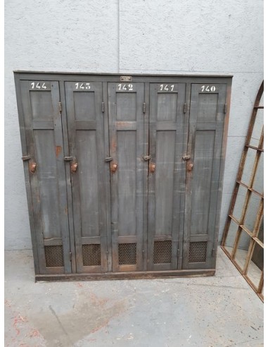 Vestiaire industriel armoire d'atelier cinq portes patine grise d'origine