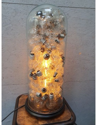 Lampe industrielle globe création décors aux ampoules