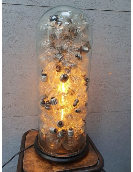 Lampe industrielle globe création décors aux ampoules