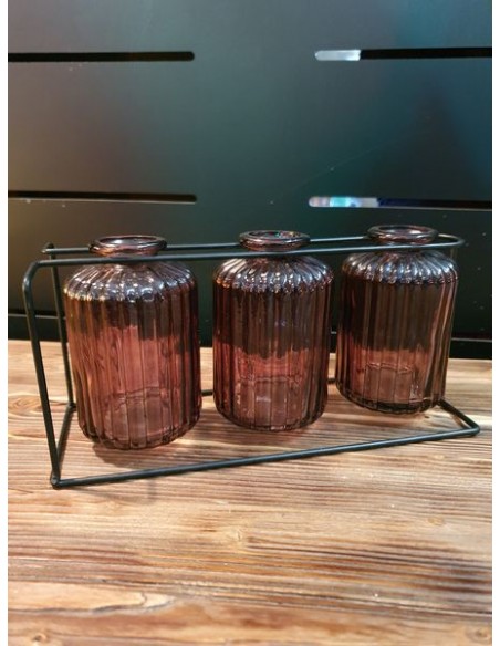 Trio de flacons côtelé en verre rose épais sur socle métal