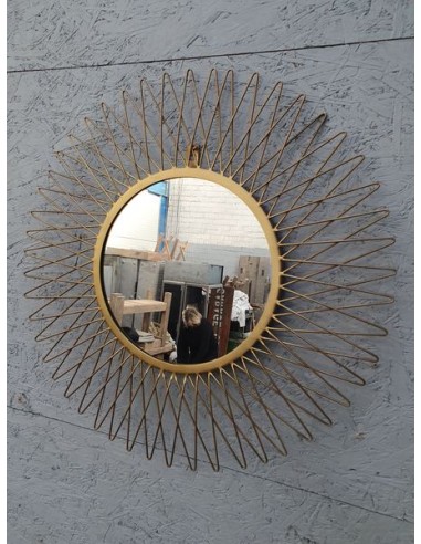 https://www.amesuredeladeco.fr/3180-large_default/miroir-soleil-rond-metal-dore-grand-model-decoration-murale-design-vintage-.jpg