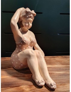 Statue pin up ronde maillot rose baigneuse décoration vintage