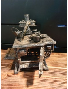 Cuisinière de nos grand mère en fonte décoration vintage cuisine maison poupée