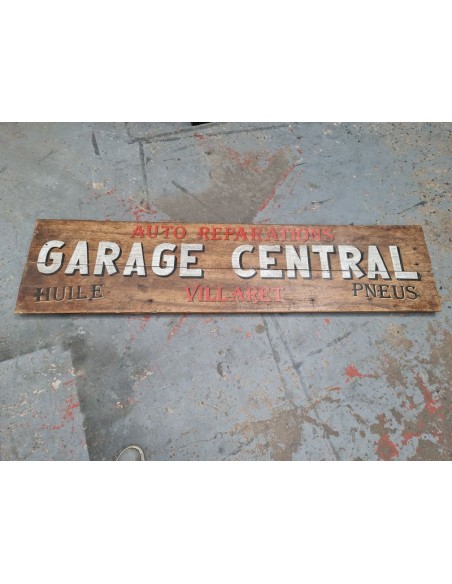 Enseigne publicitaire en bois peint Garage central huile pneus