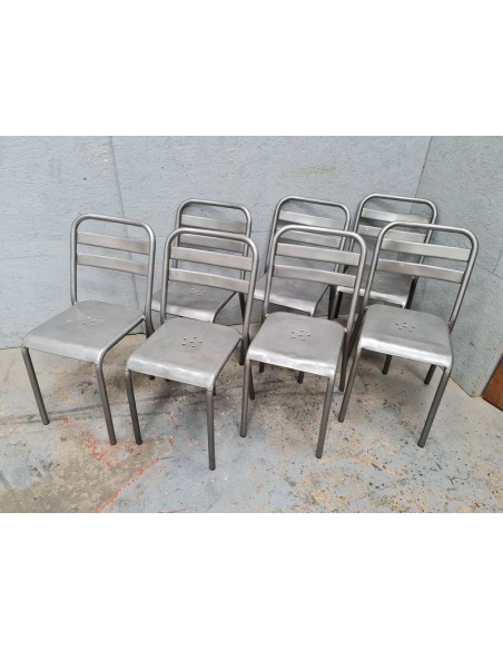 Série de six chaises Tolix patine graphite et une gratuite