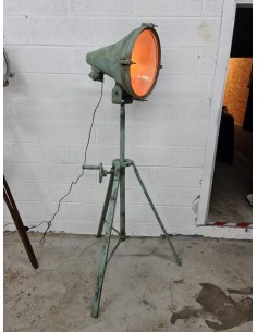 Gros projecteur industriel en métal réglage par crémaillère