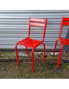 Série de quatre chaises Tolix T2 métal rouge chaise industrielle de café 2