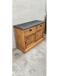 Meuble deux portes coulissantes et deux tiroirs pin ciré et dessus plateau patine noire. 2