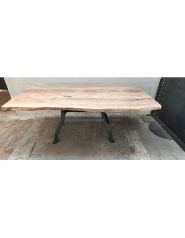 Grande table industrielle plateau bois brut et piètement en fonte de machine