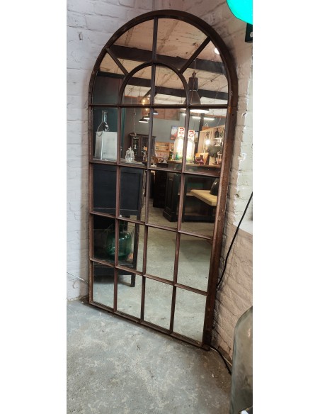 Grand miroir industriel ancien imposte de vitraux de chapelle