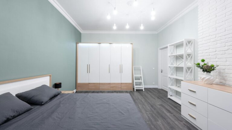 Commode ou armoire : faire le bon choix pour sa chambre