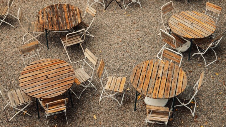 Comment poser des dalles de terrasse sur gravier ?