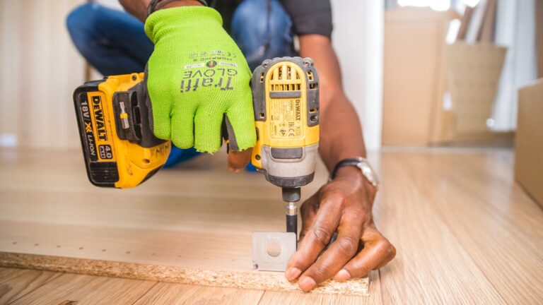 Comment renforcer un plancher en bois ancien ?