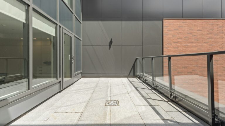 Garde-corps en inox : avantages, prix et entretien